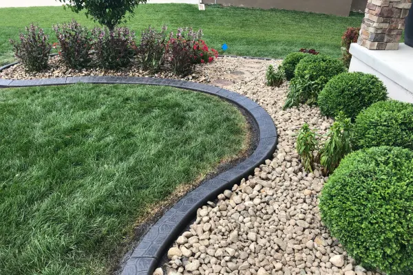 Choosing The Right Concrete Curbing For Your Yard in Searcy, AR